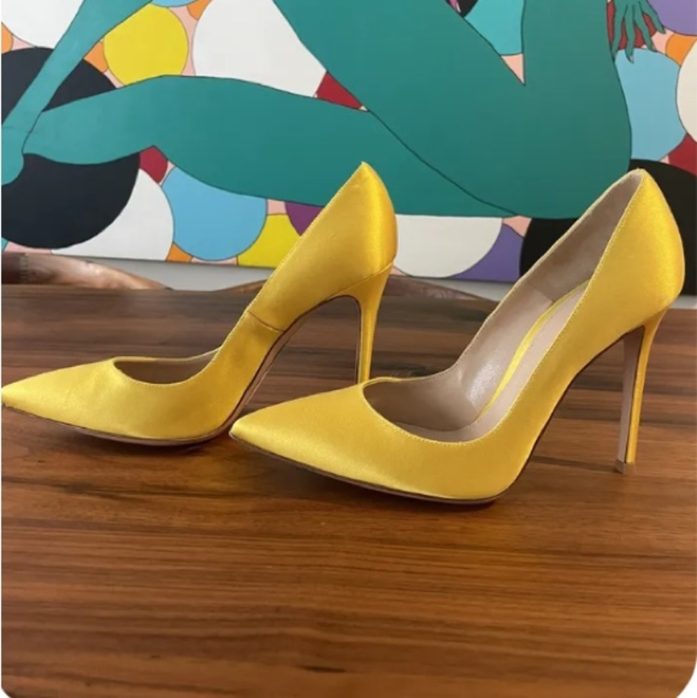 Brand New Gianvito Rossi Yellow Satin Stilettos 38.5